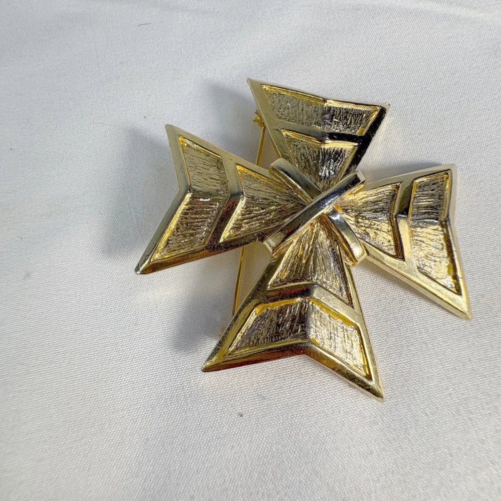 Vtg KJL‎ Kenneth Jay Lane Maltese Cross Brooch Pin 2.5
